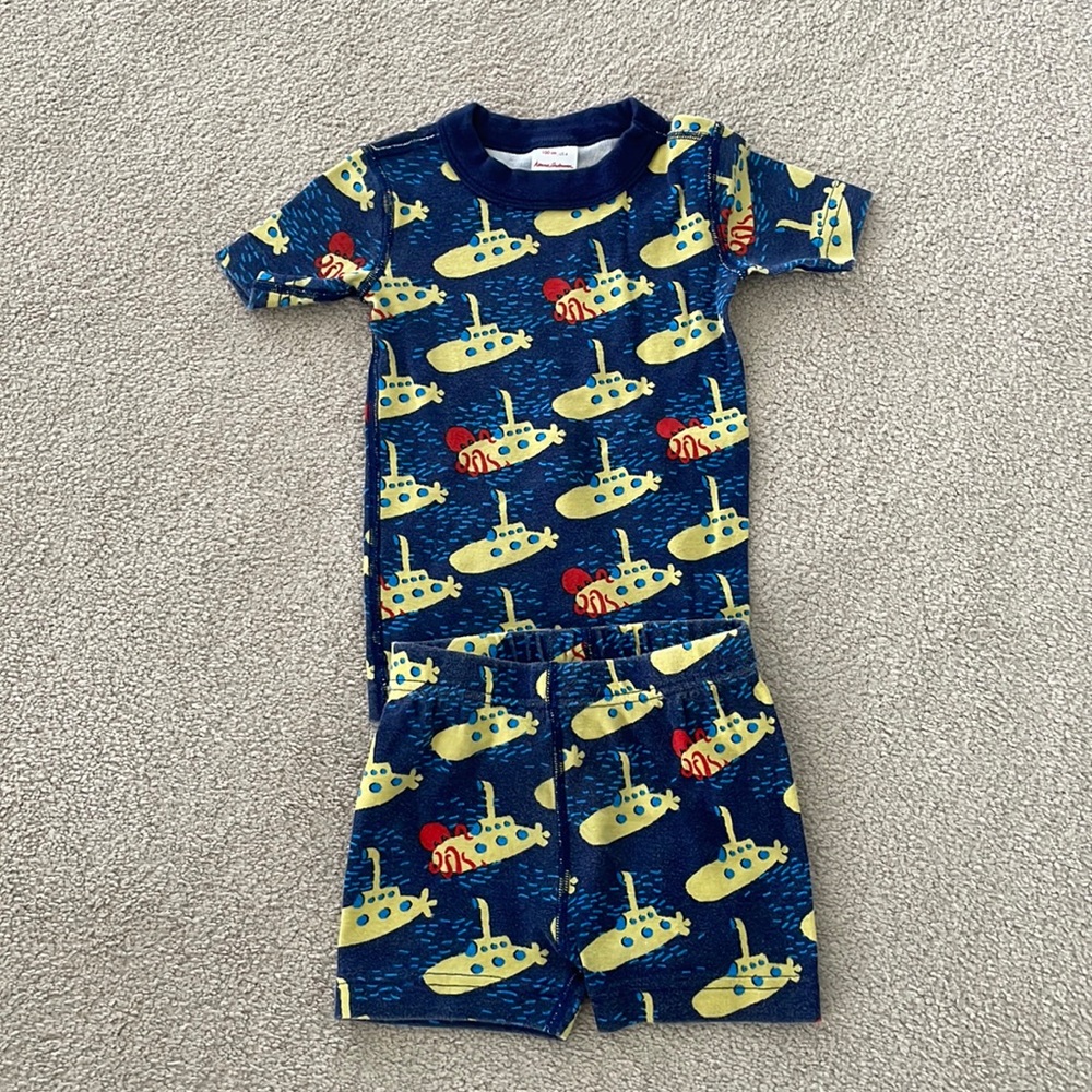 Hanna Andersson submarine shorty PJ SIZE 4